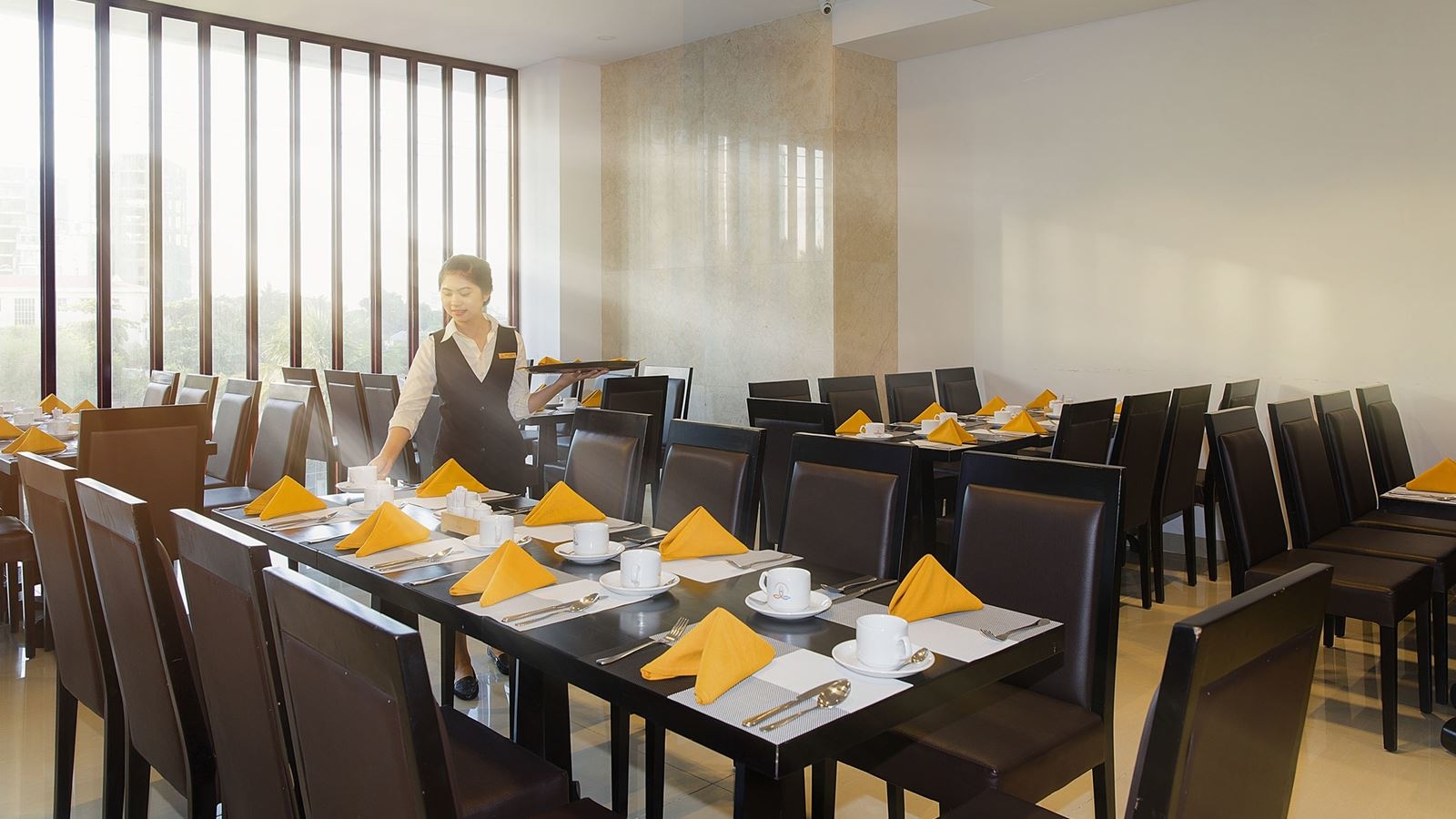 restaurants-restaurant