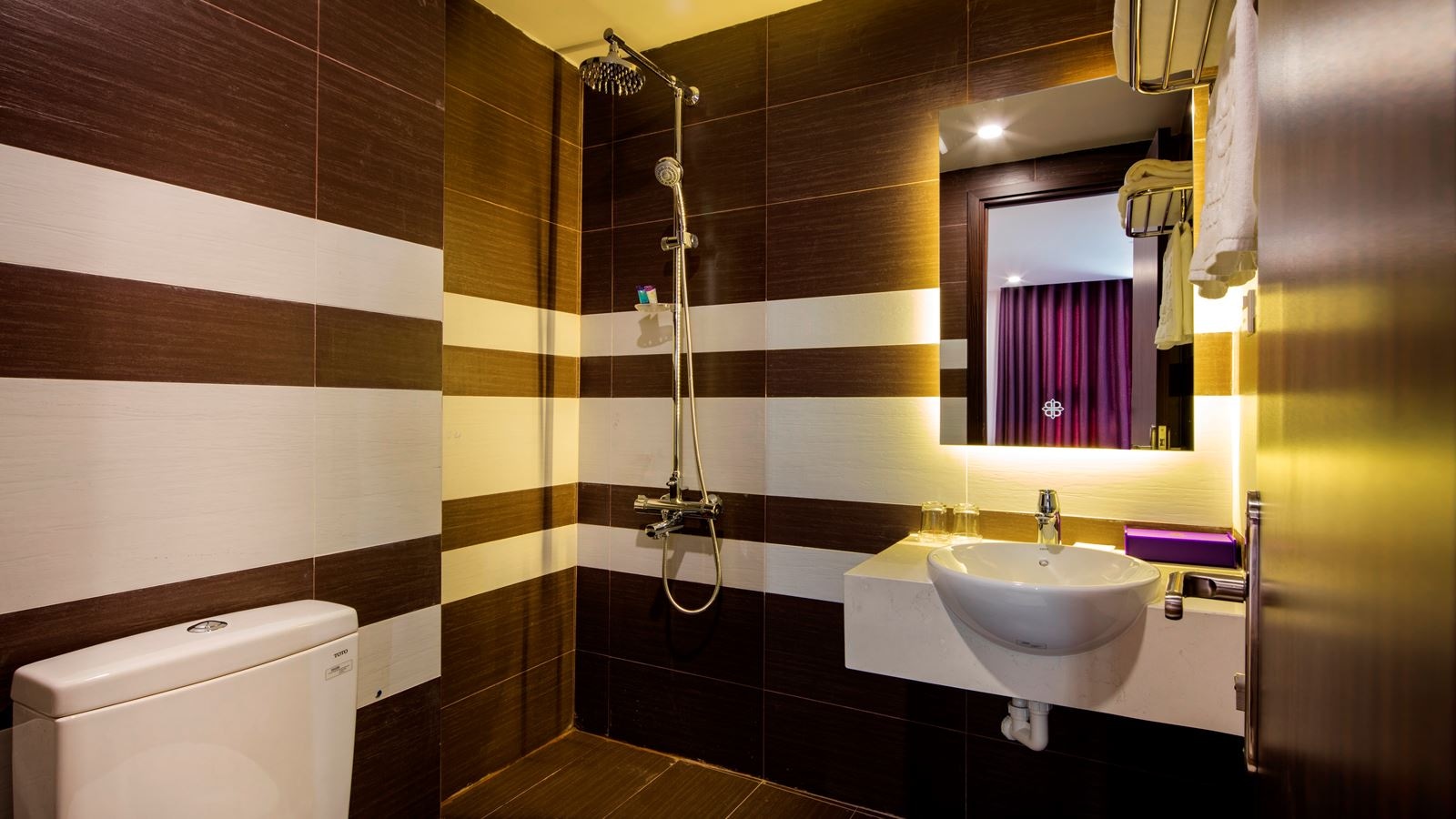 rooms-club-triple-city-view