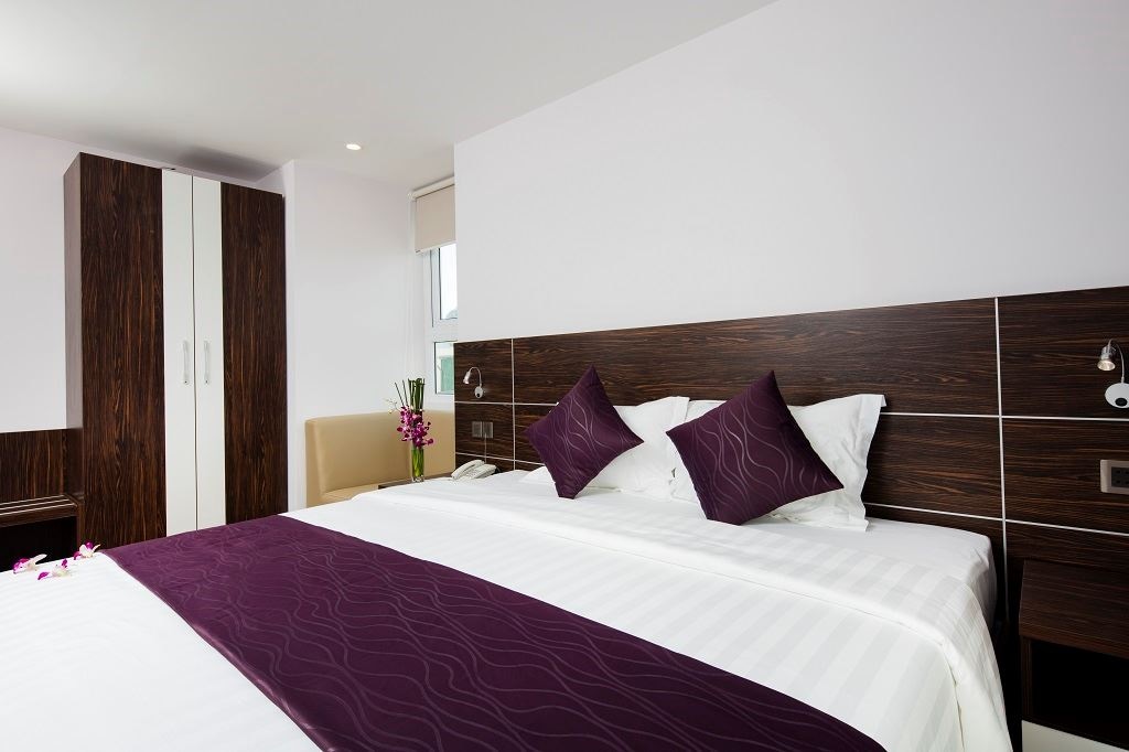 rooms-senior-ocean-view-balcony