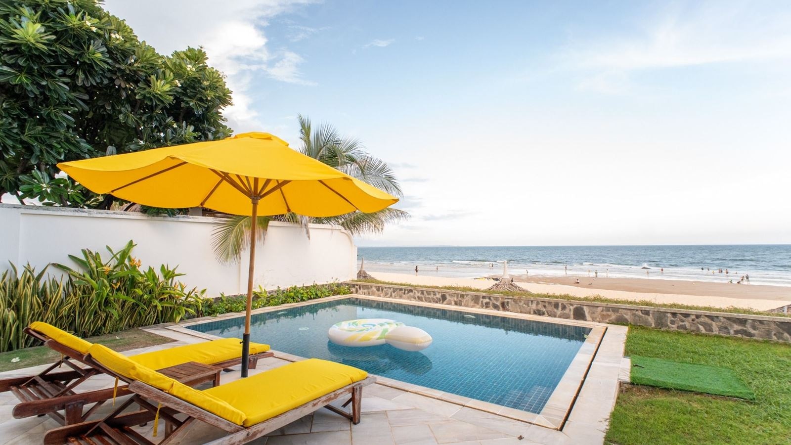 rooms-beach-front-pool-villa-child-without-extra-bed