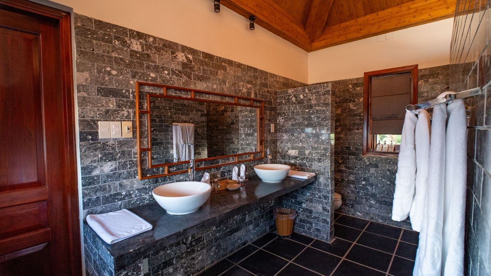 rooms-beach-front-pool-villa