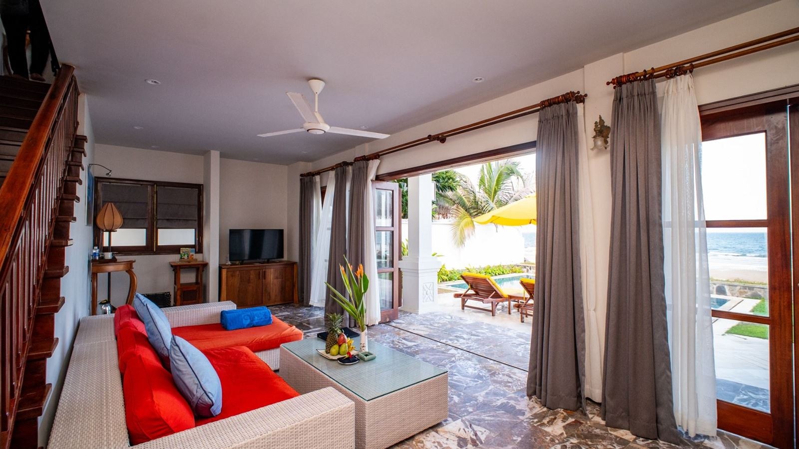 rooms-beach-front-pool-villa