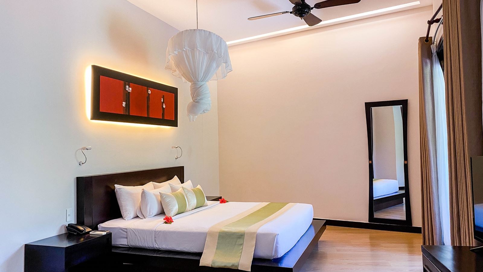 rooms-indochine-suite-garden-view-with-balcony