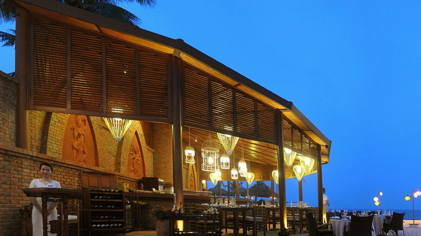 restaurants-beach-front-steak-house-the-fan