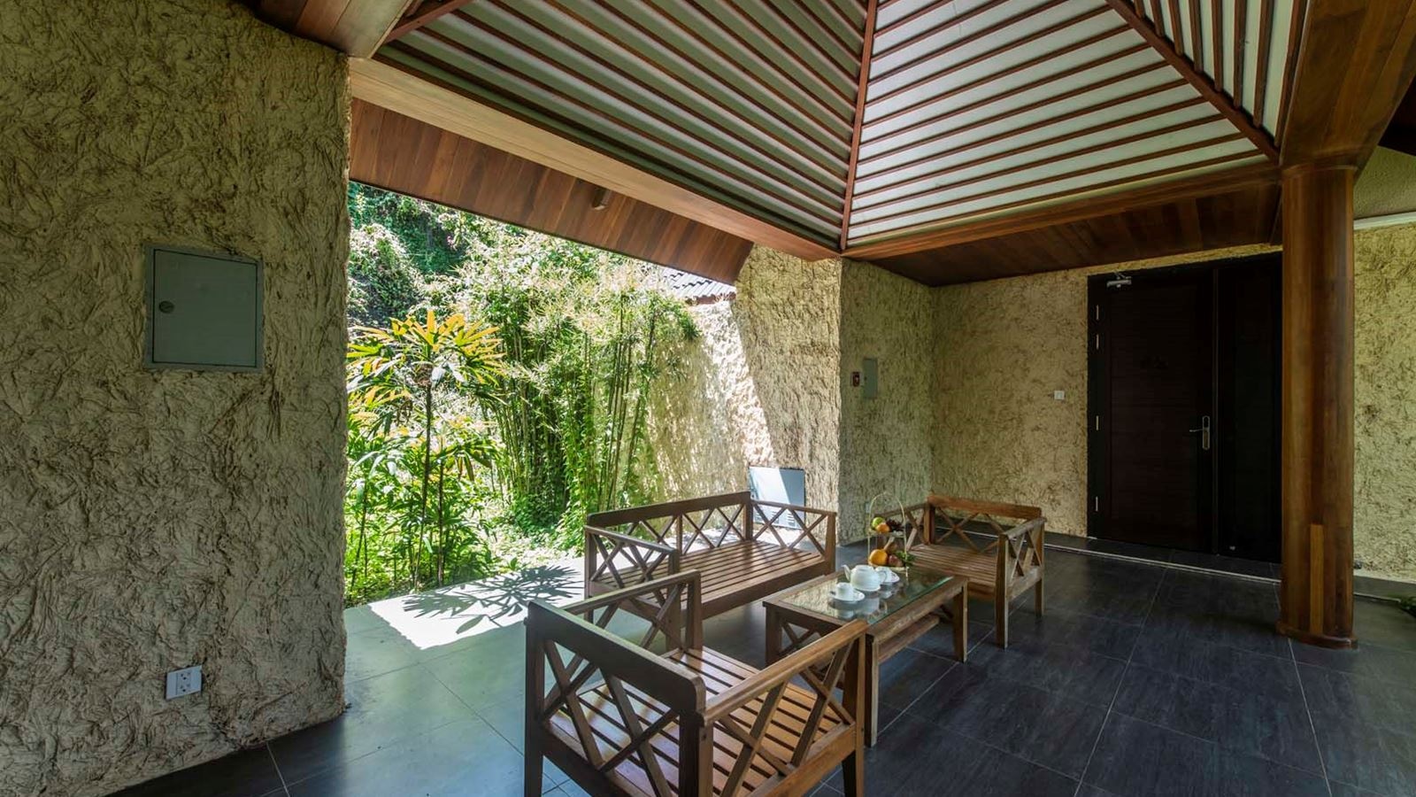 rooms-deluxe-bungalow-garden-view