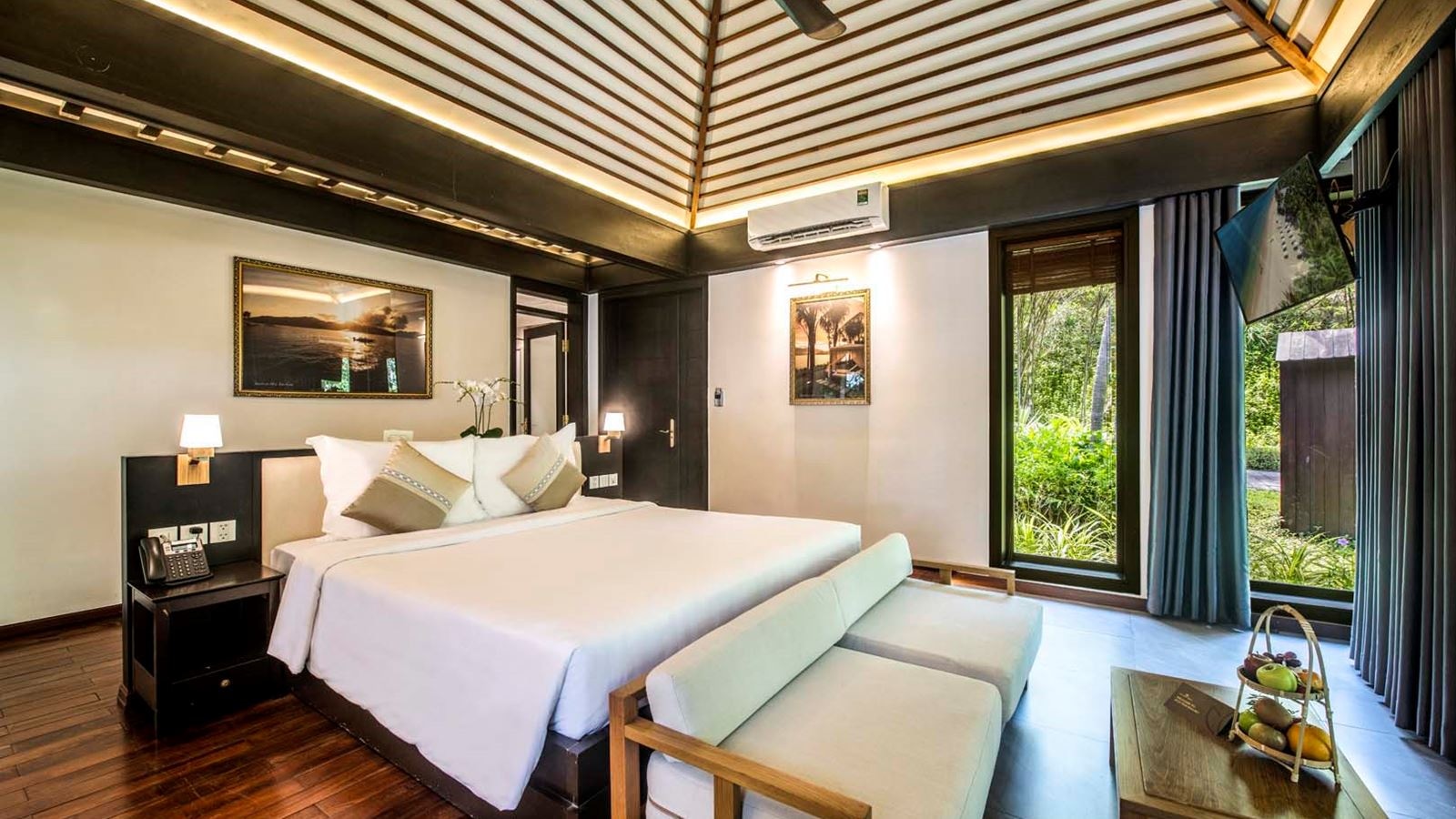 rooms-deluxe-bungalow-garden-view