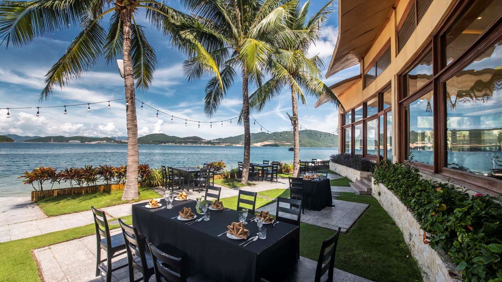 restaurants-sea-breeze-restaurant