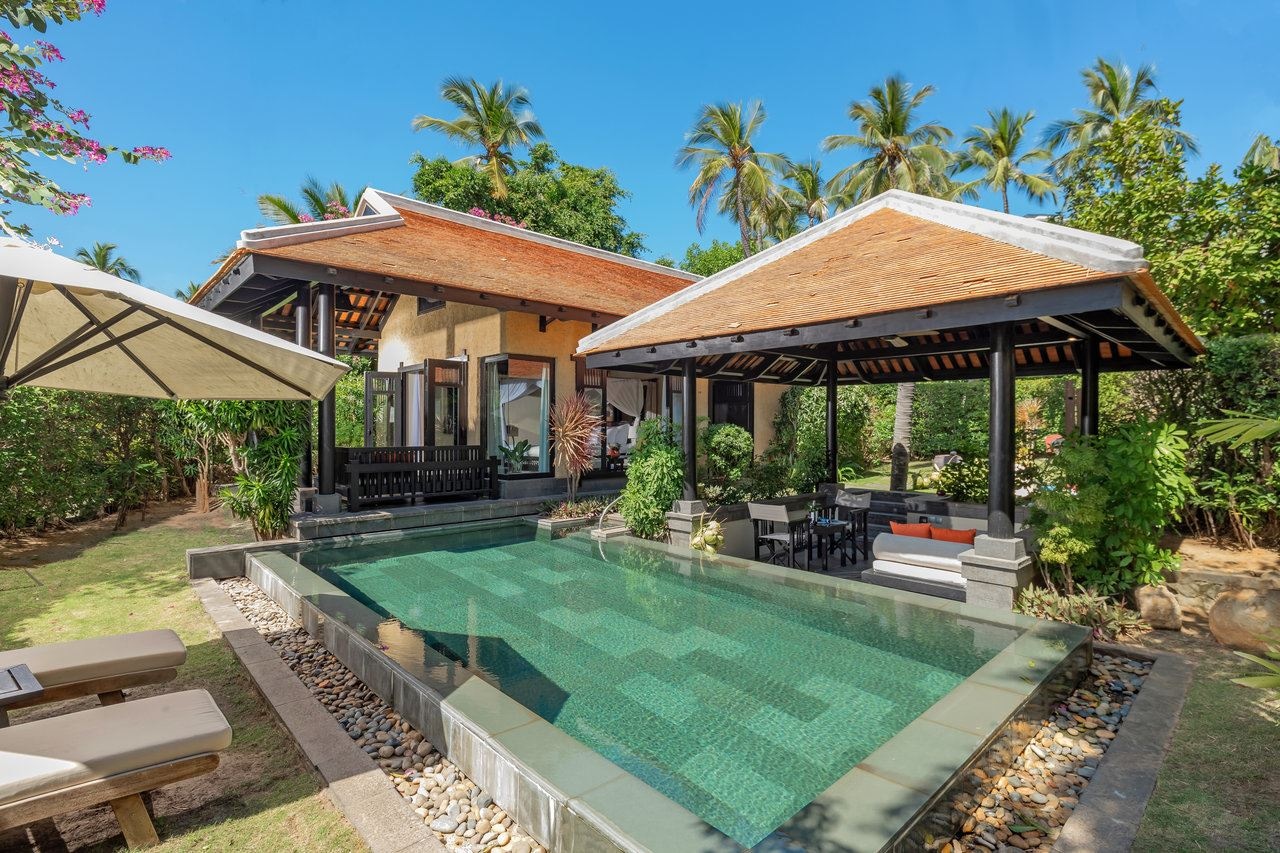 rooms-one-bedroom-beachfront-pool-villa