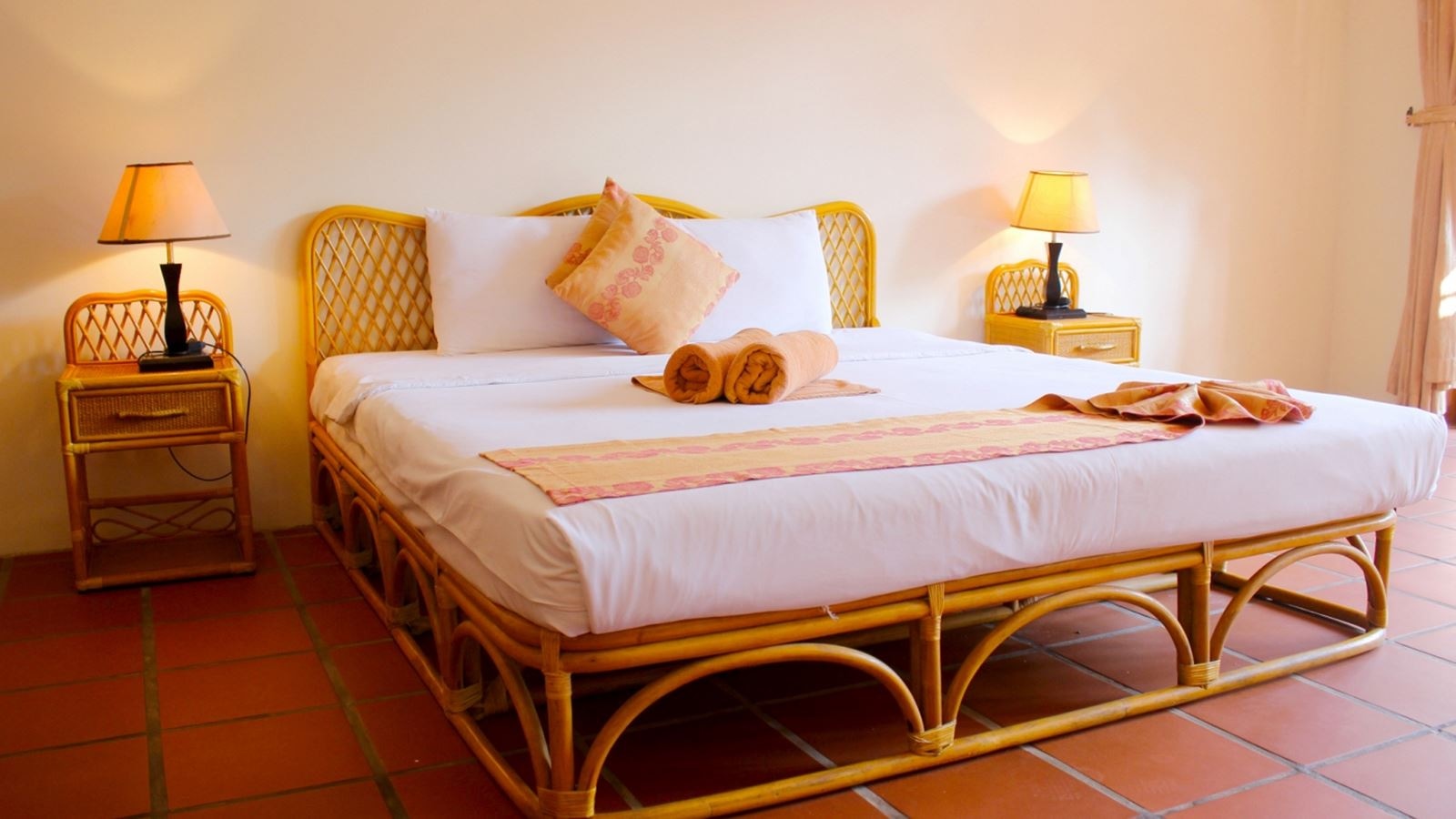 rooms-room-garden-view