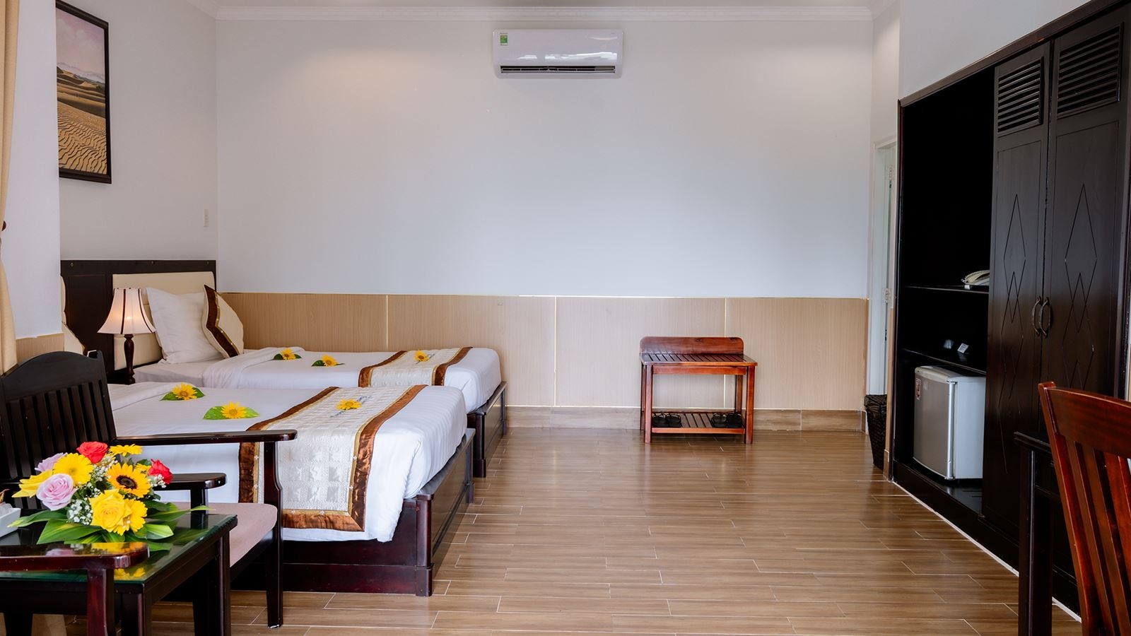 rooms-villa-beachfront-with-terrace