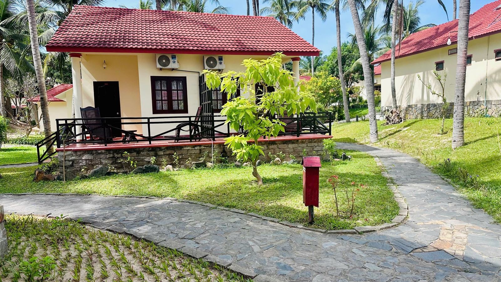 rooms-deluxe-villa-garden-view-with-terrace