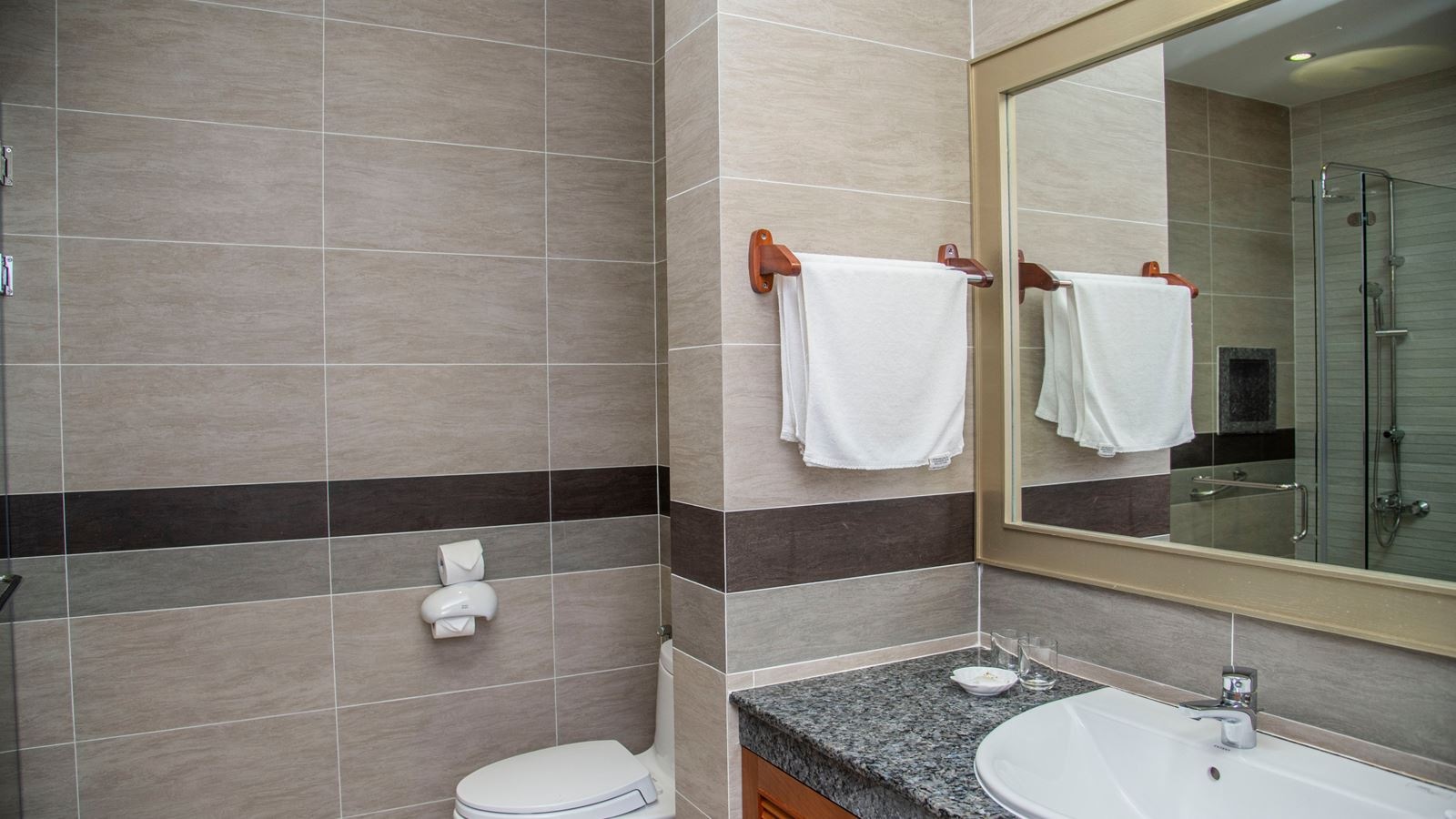 rooms-grand-deluxe-garden-view