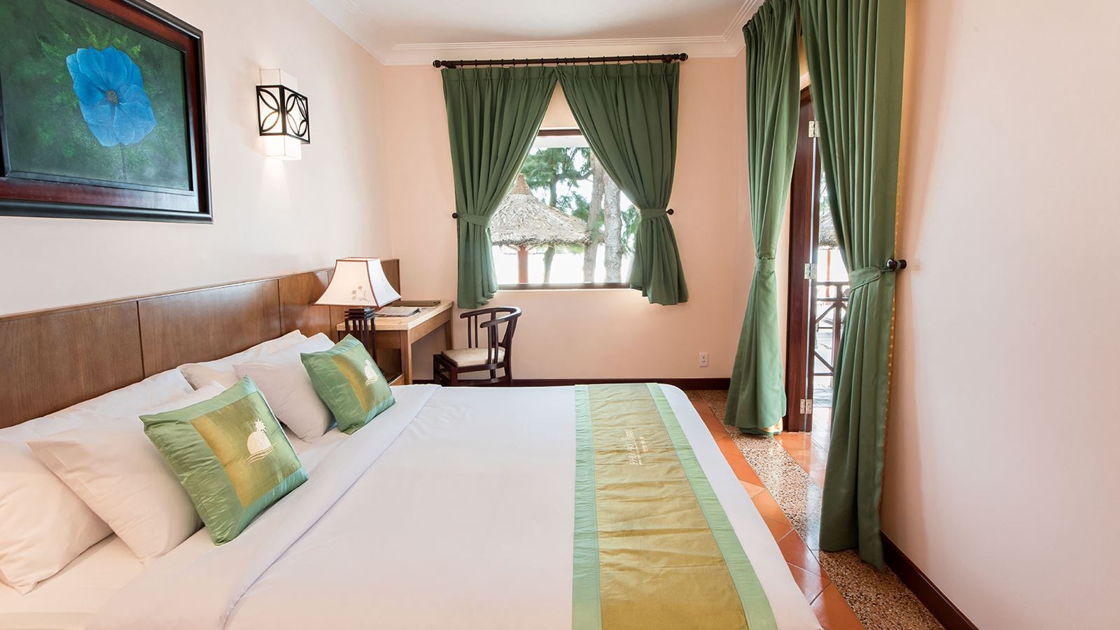 rooms-family-garden-view-villa