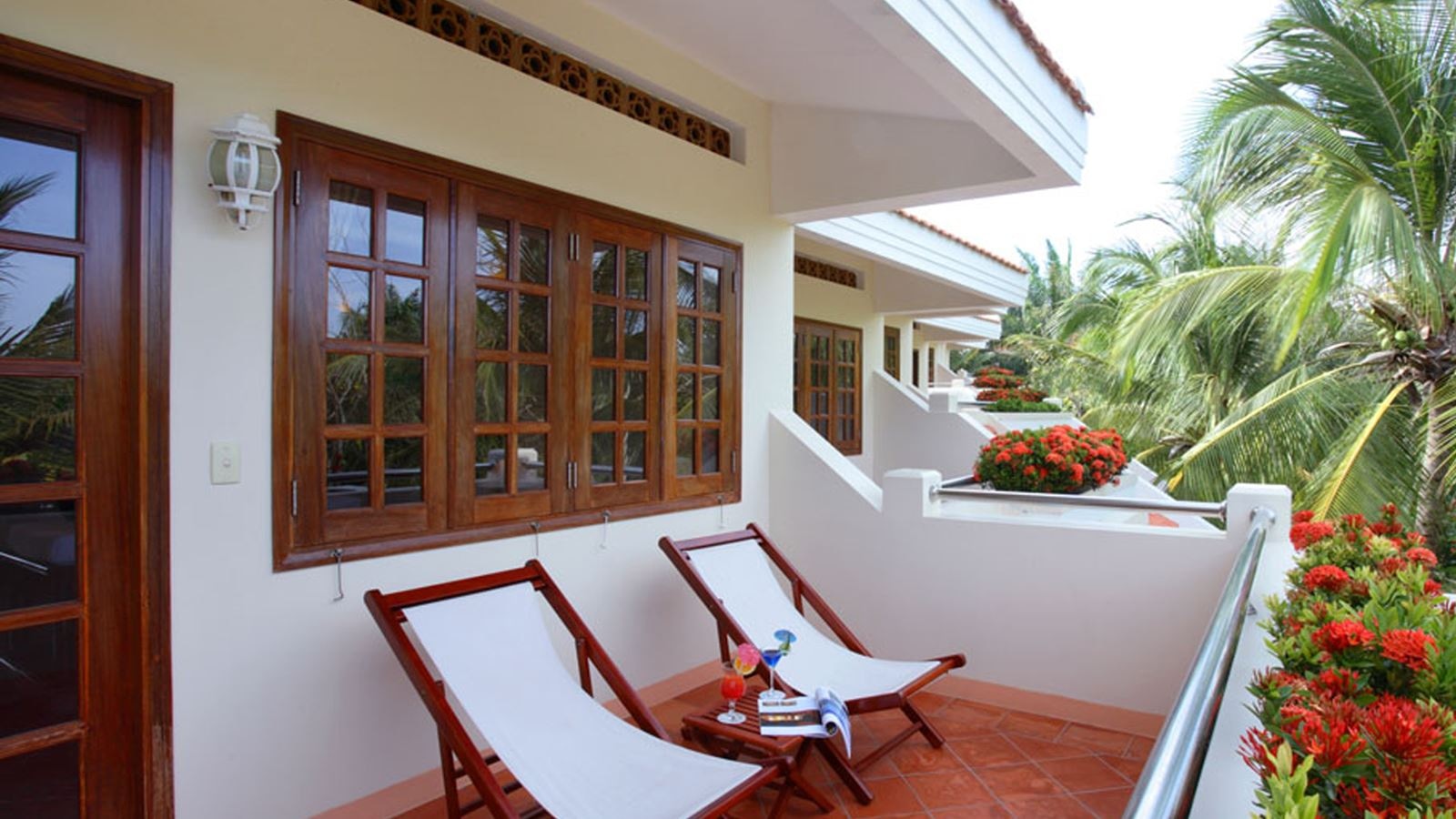 rooms-deluxe-room-with-balcony-child-without-extra-bed