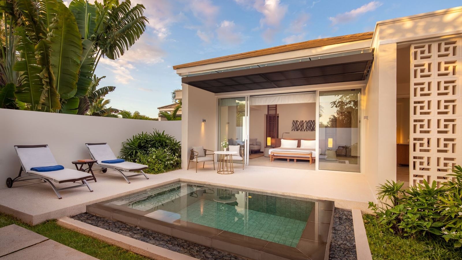 rooms-pool-deluxe-villa