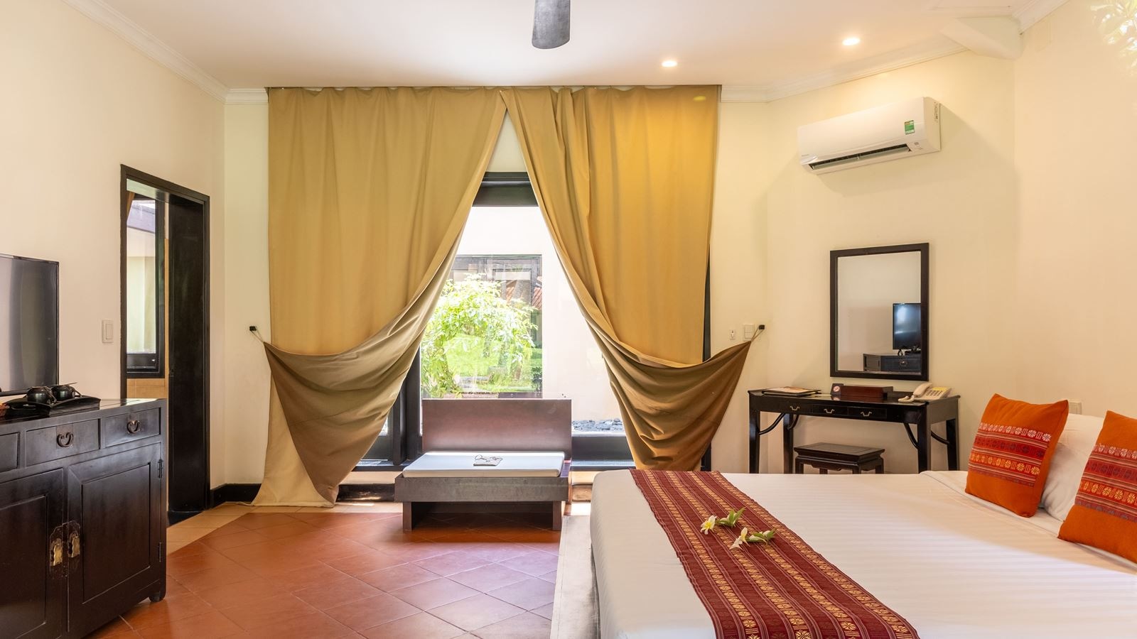 rooms-bungalow-garden-view-with-terrace