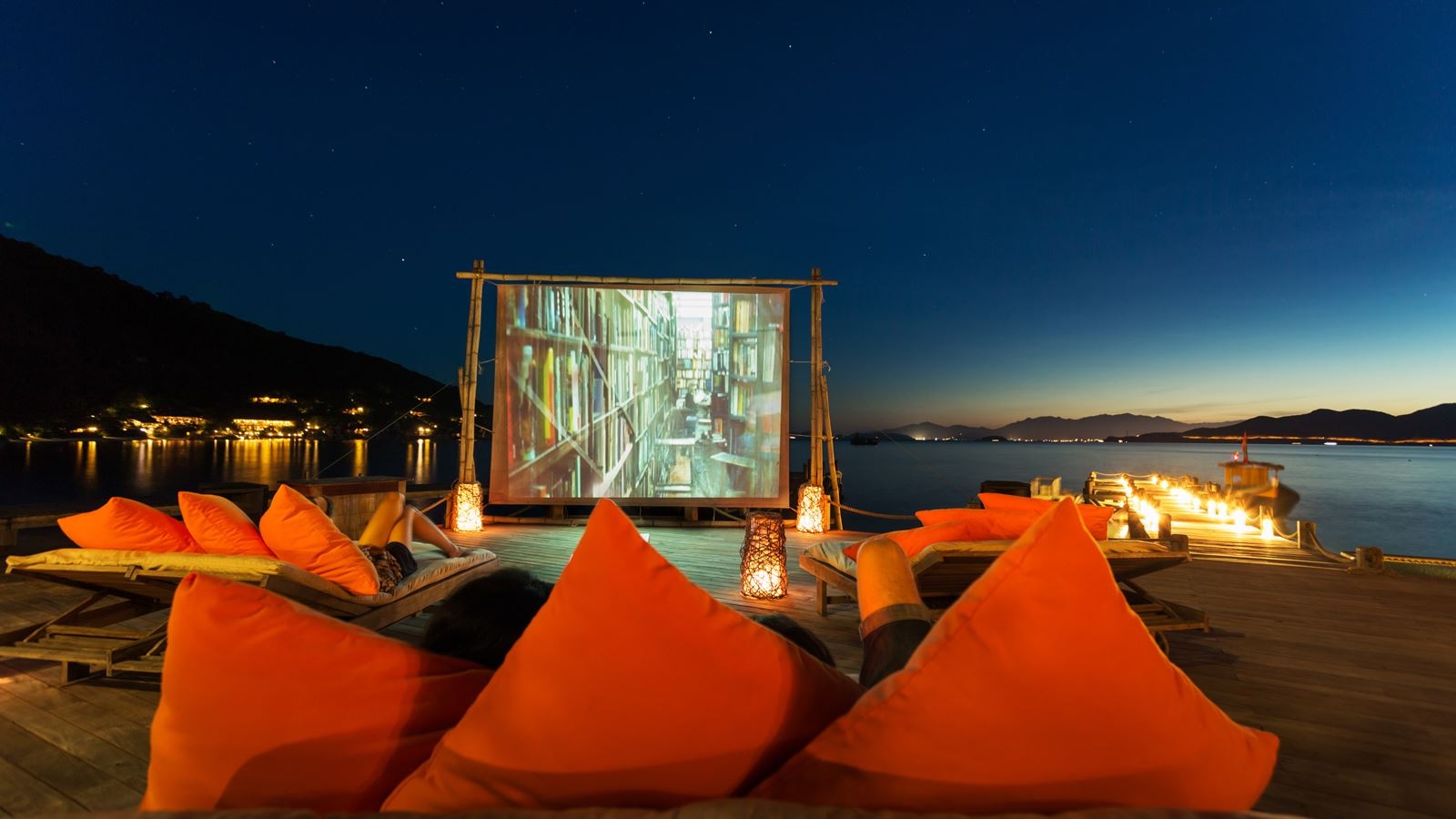 bars-drinks-by-the-beach