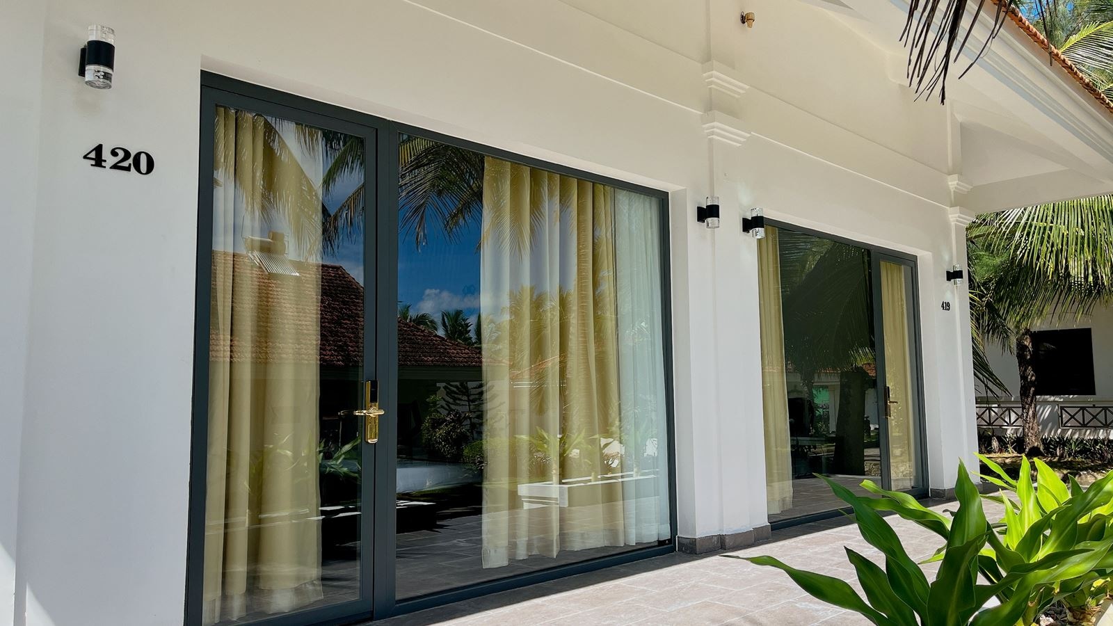 rooms-bungalow-garden-view-with-terrace