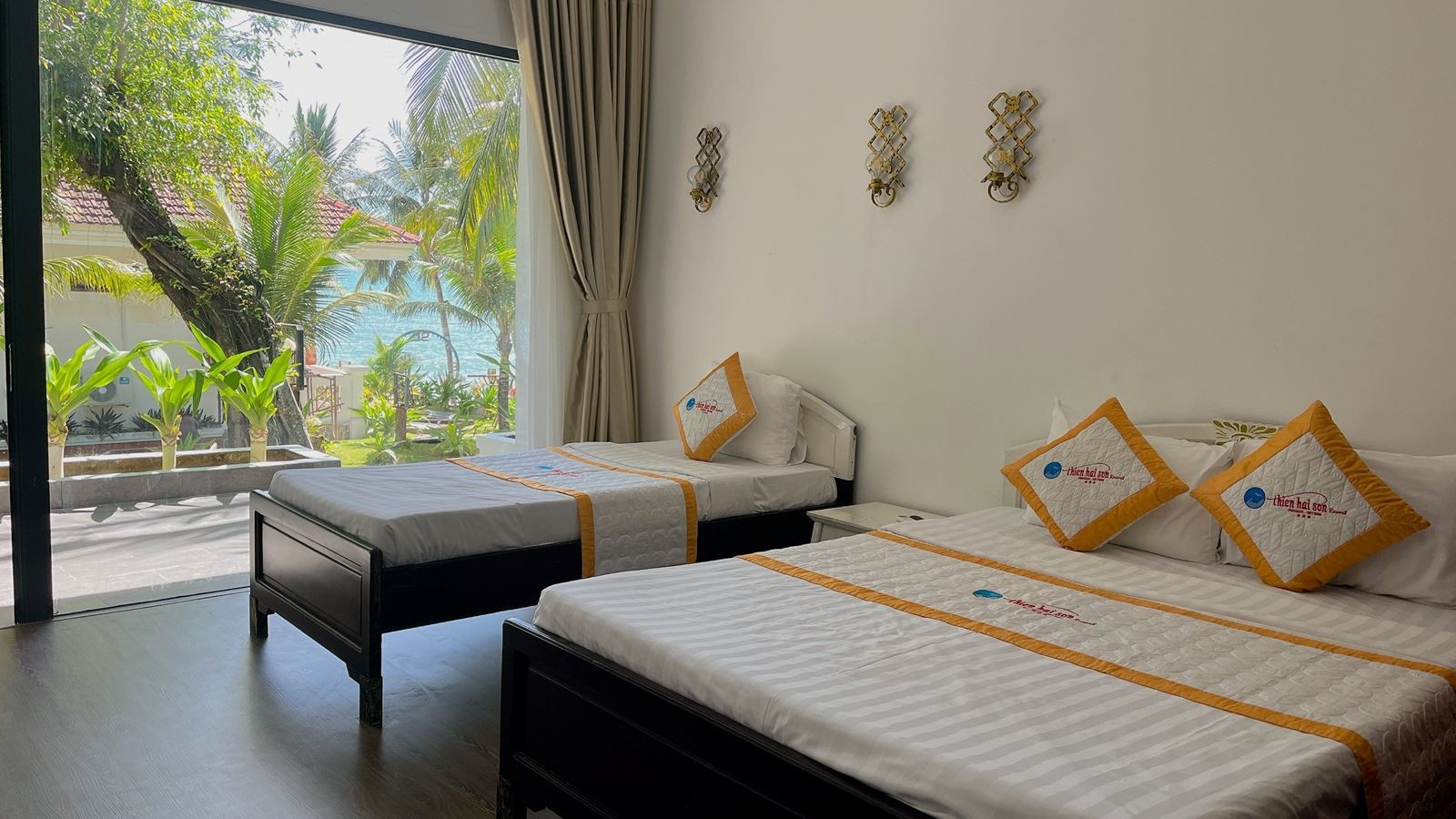 rooms-bungalow-garden-view-with-terrace