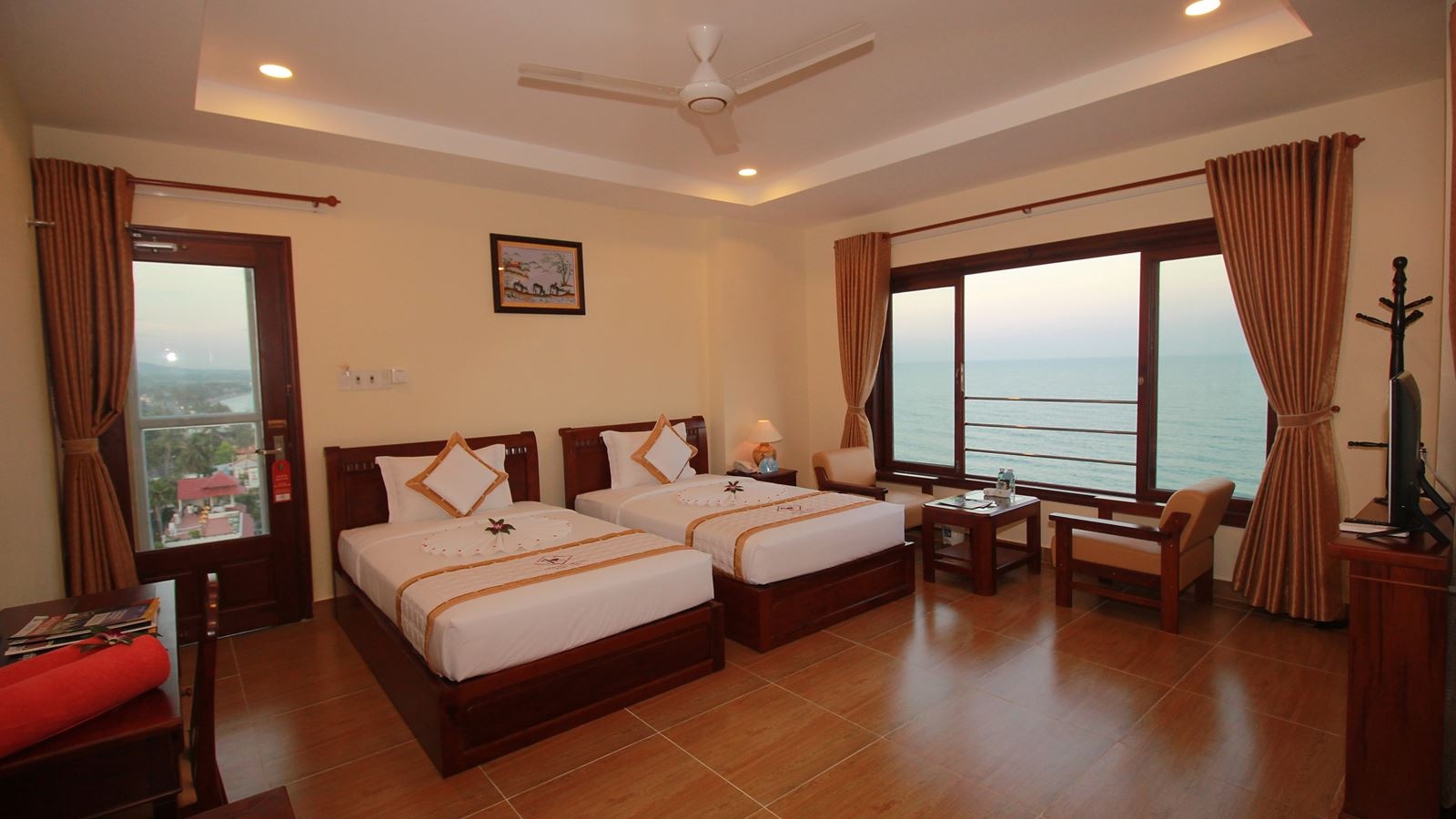 rooms-room-superior-at-hill-side-area-child-without-extra-bed