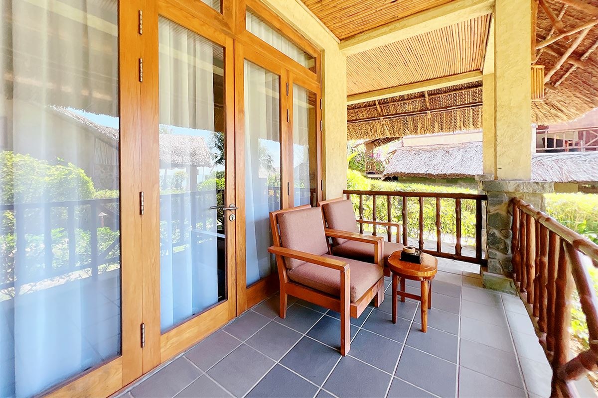 rooms-bungalow-garden-view-with-balcony