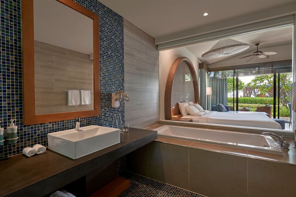rooms-deluxe-bungalow-with-pool