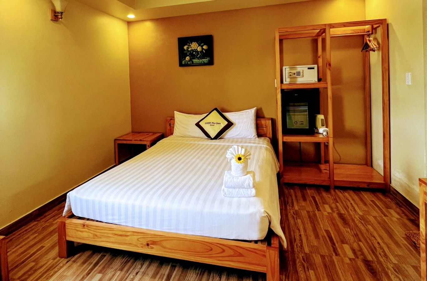 rooms-superior-double-mountain-view--city-view