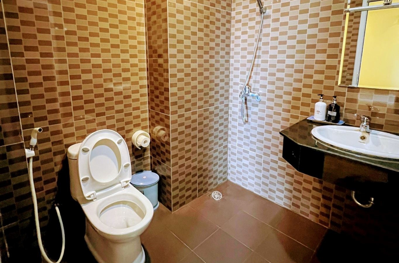 rooms-superior-double-mountain-view--city-view