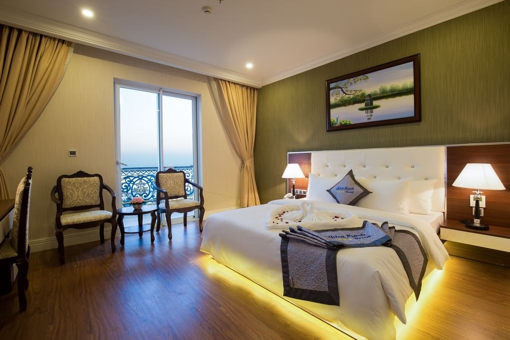 rooms-suite-sea-view-with-balcony-main-building