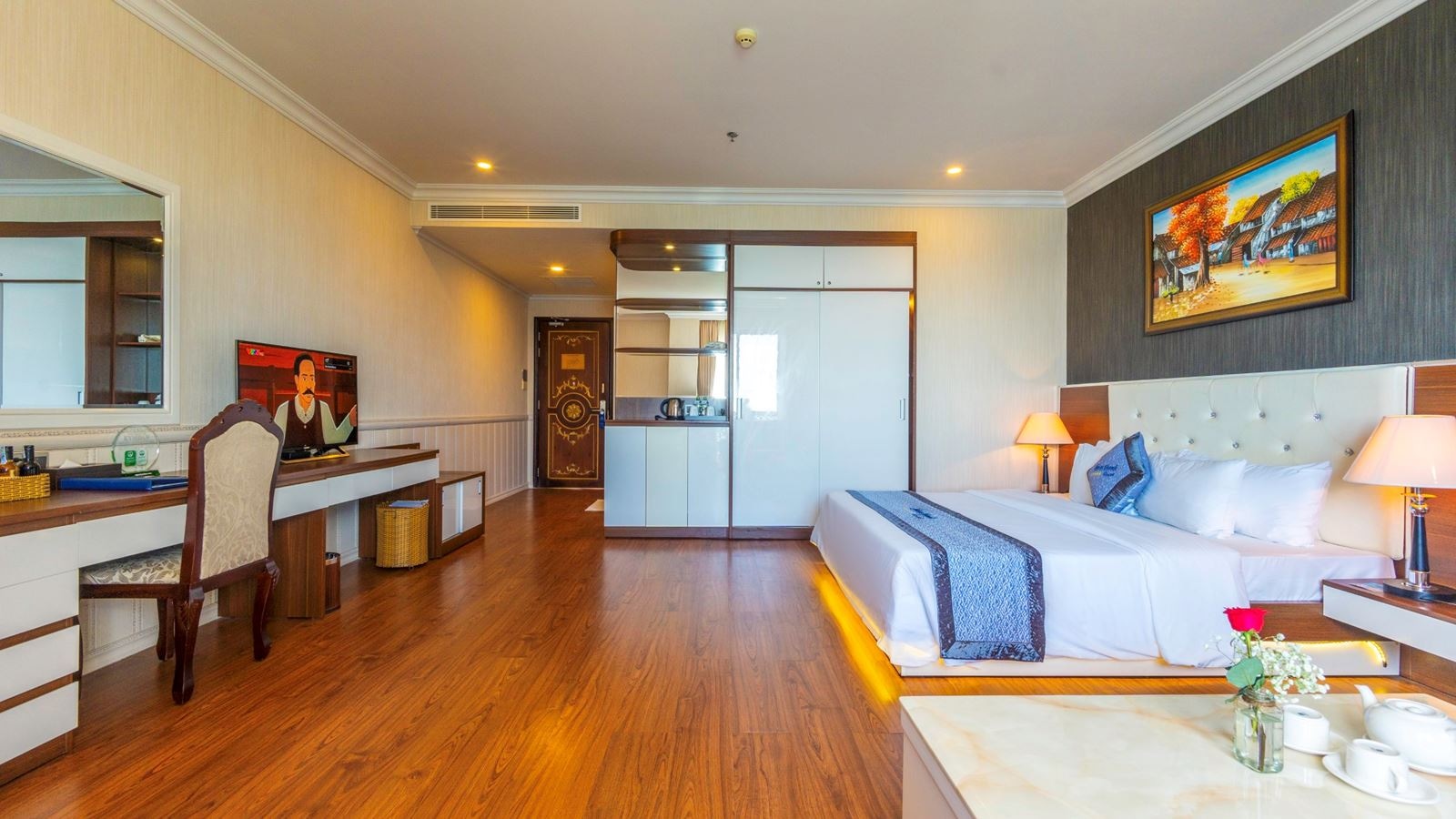 rooms-suite-sea-view-with-balcony-main-building
