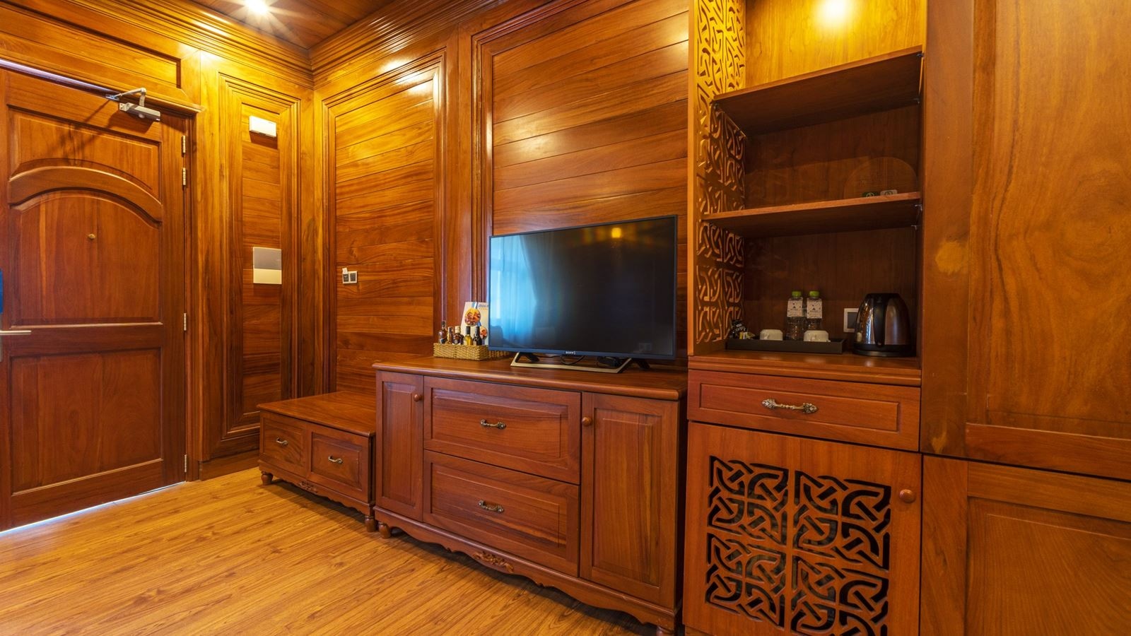 rooms-luxury-bungalow-with-terrace-child-without-extra-bed