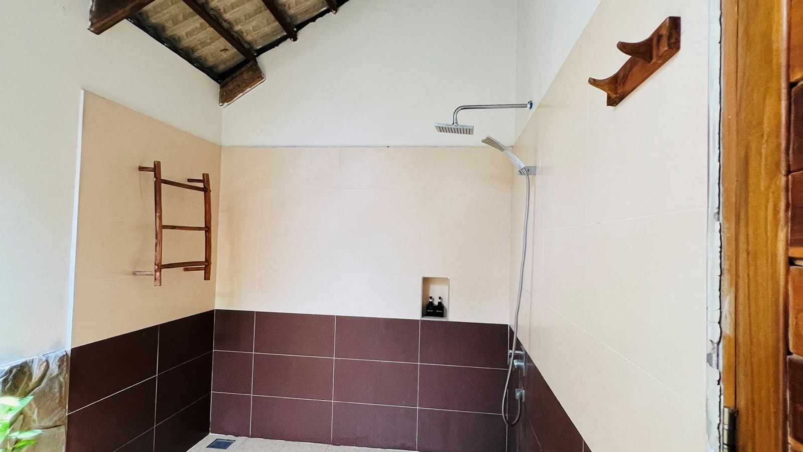 rooms-superior-bungalow-garden-view