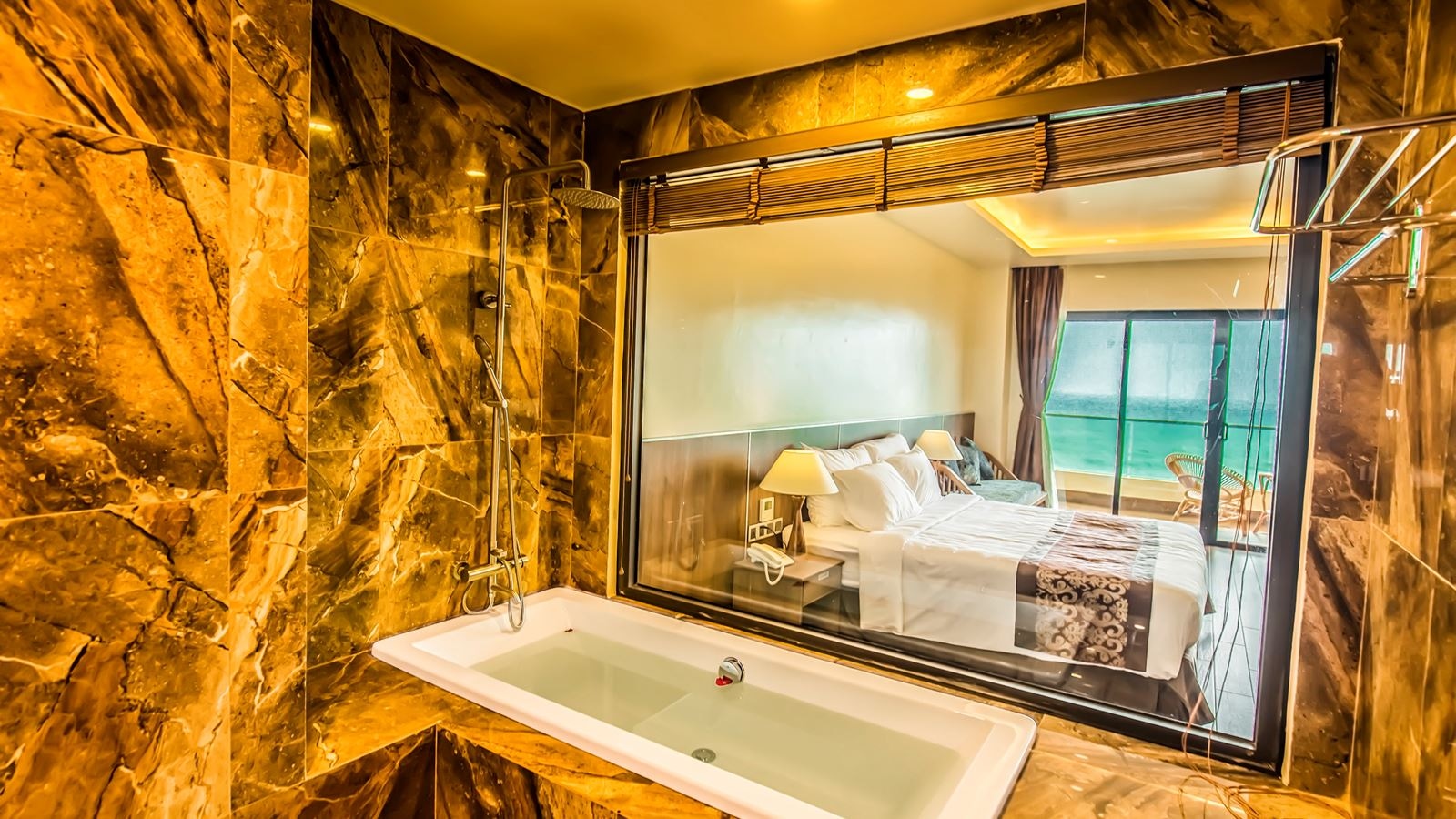 rooms-deluxe-double-room--sea-view