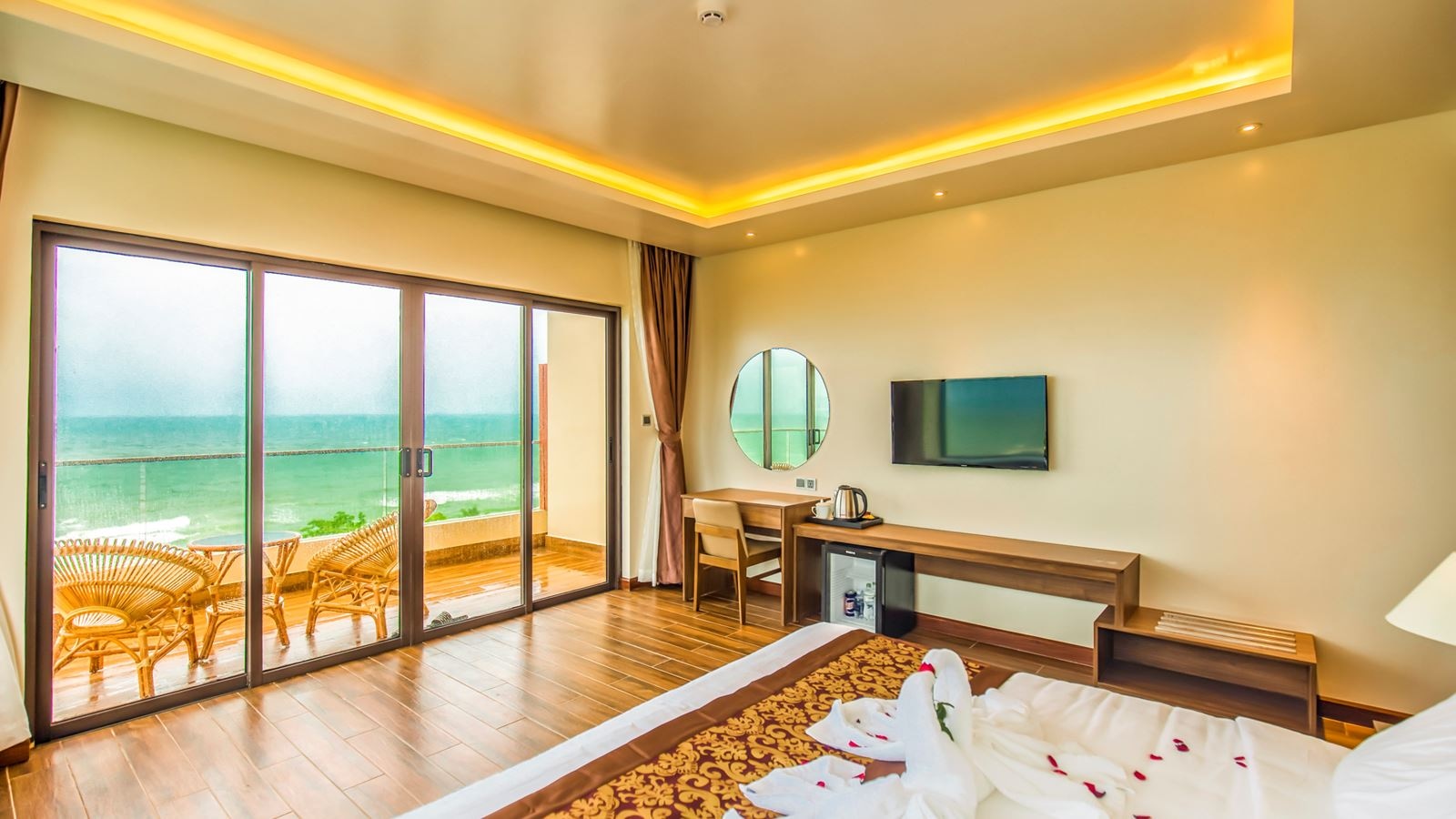rooms-deluxe-double-room-with-panoramic-sea-view