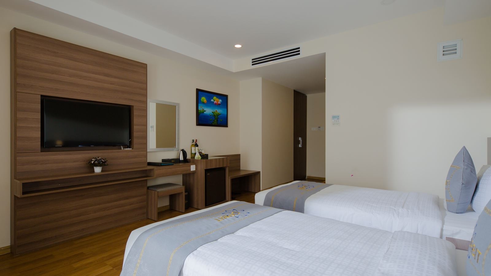 rooms-deluxe-room-with-city-view-child-without-extra-bed