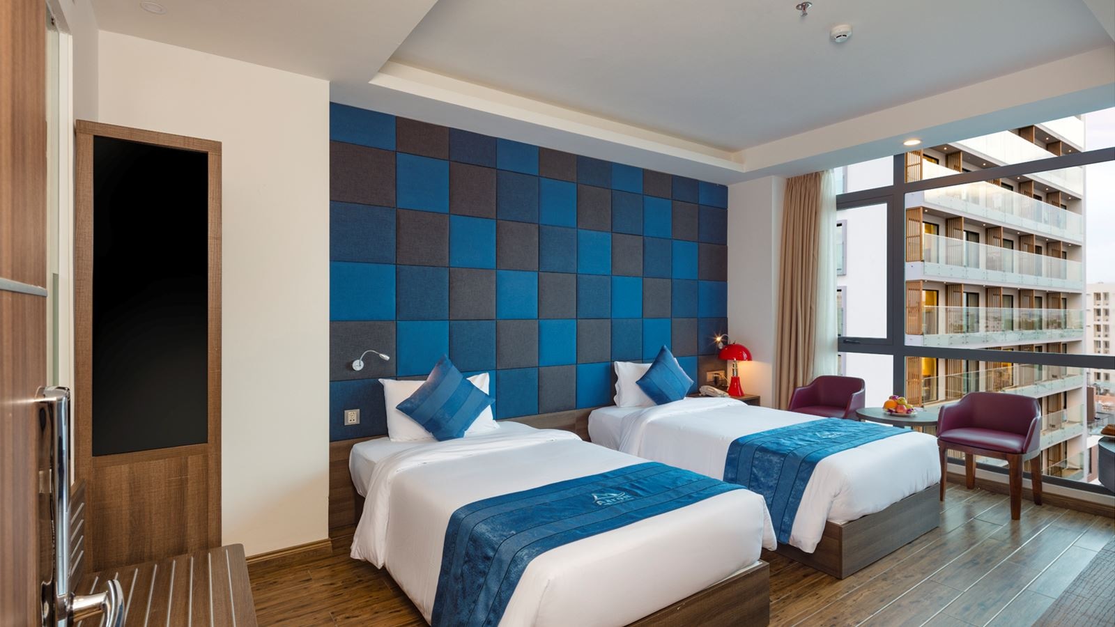 rooms-deluxe-balcony-cityview-child-without-extra-bed