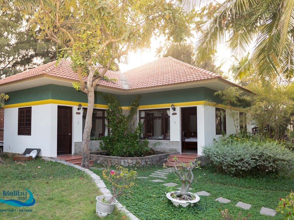 rooms-bungalow-garden-view
