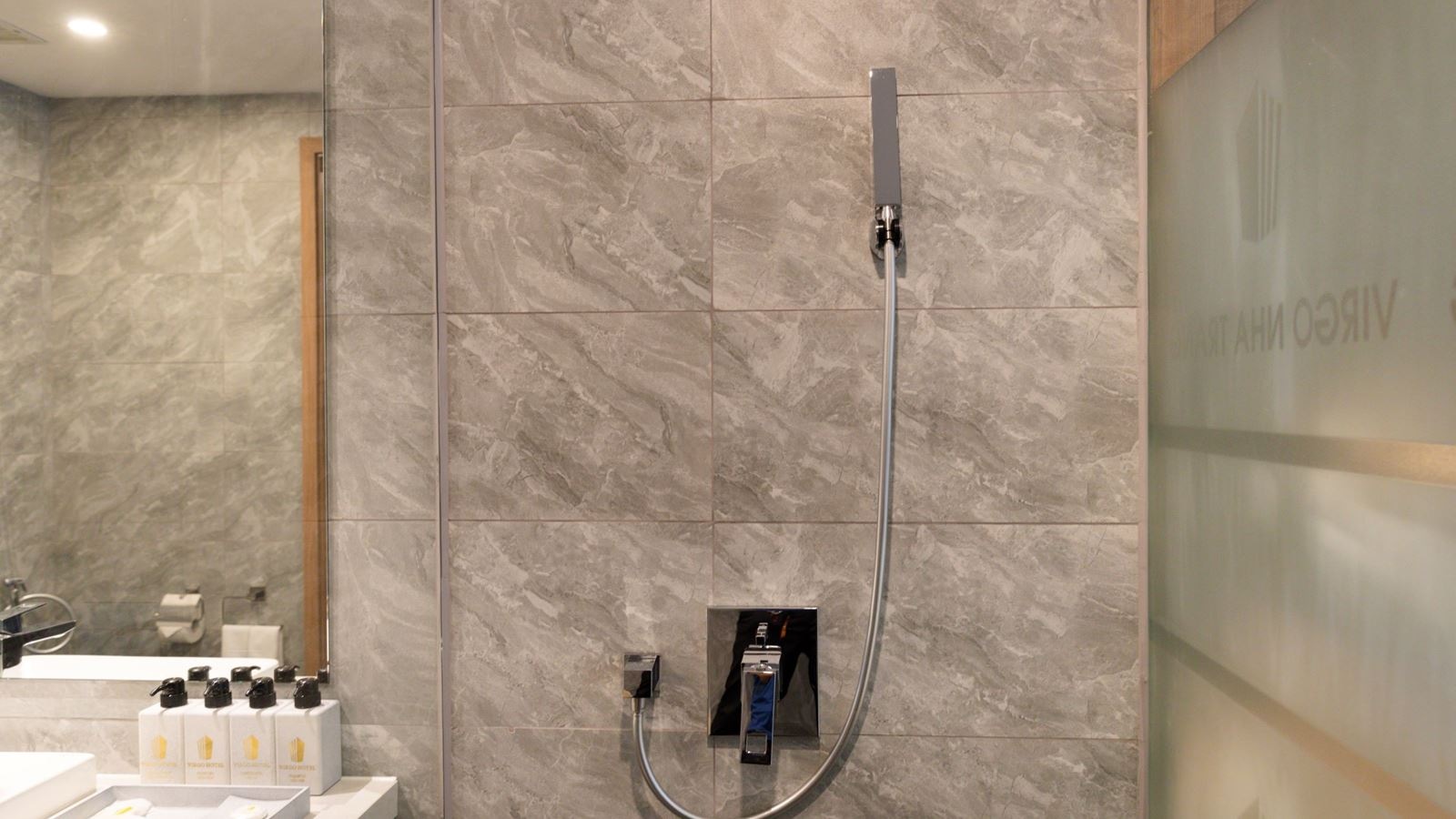 rooms-superior-with-french-balcony