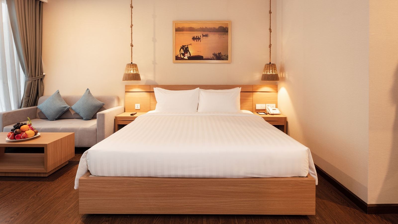 rooms-deluxe-partial-seaview-with-balcony