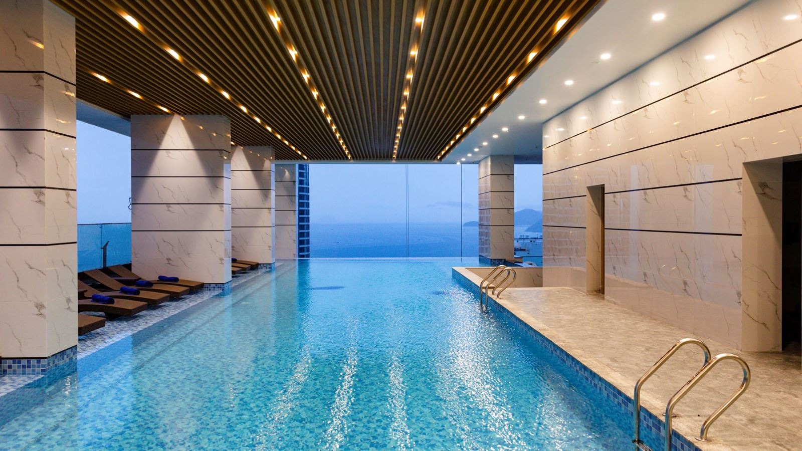 pools-indoor-pool