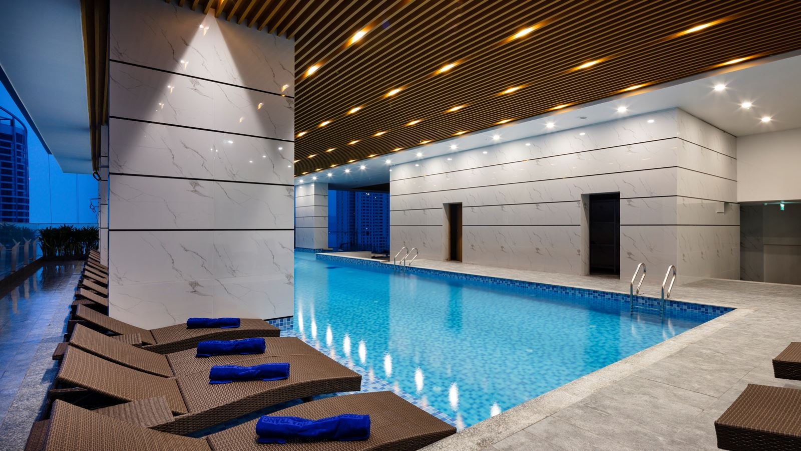 pools-indoor-pool