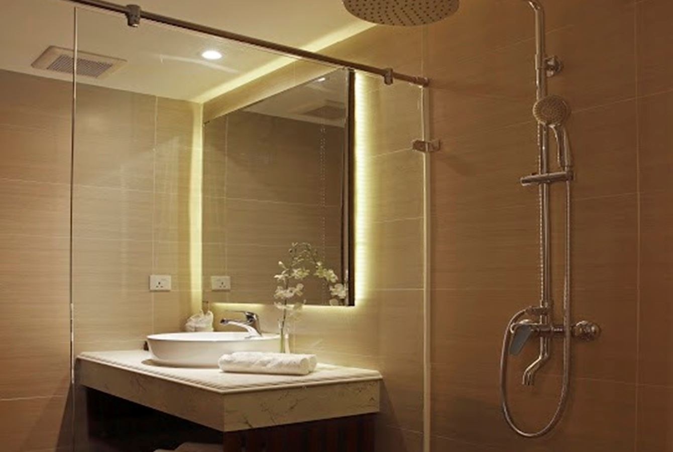 rooms-senior-deluxe-city-room-with-balcony-child-without-extra-bed