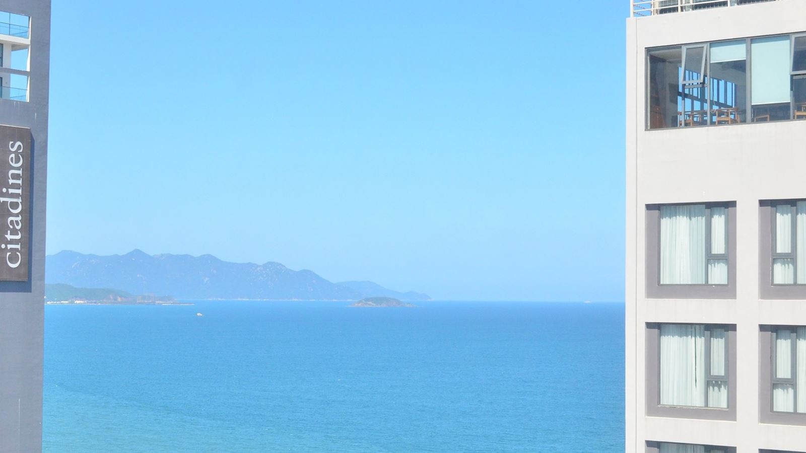 rooms-senior-deluxe-partial-seaview-with-balcony