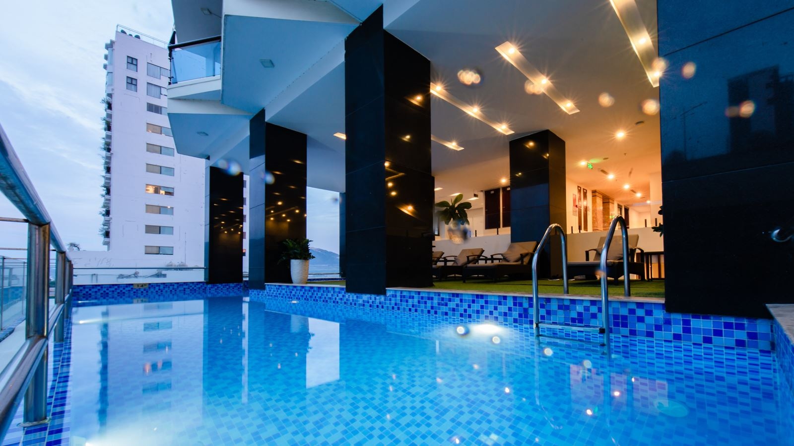 pools-indoor-pool