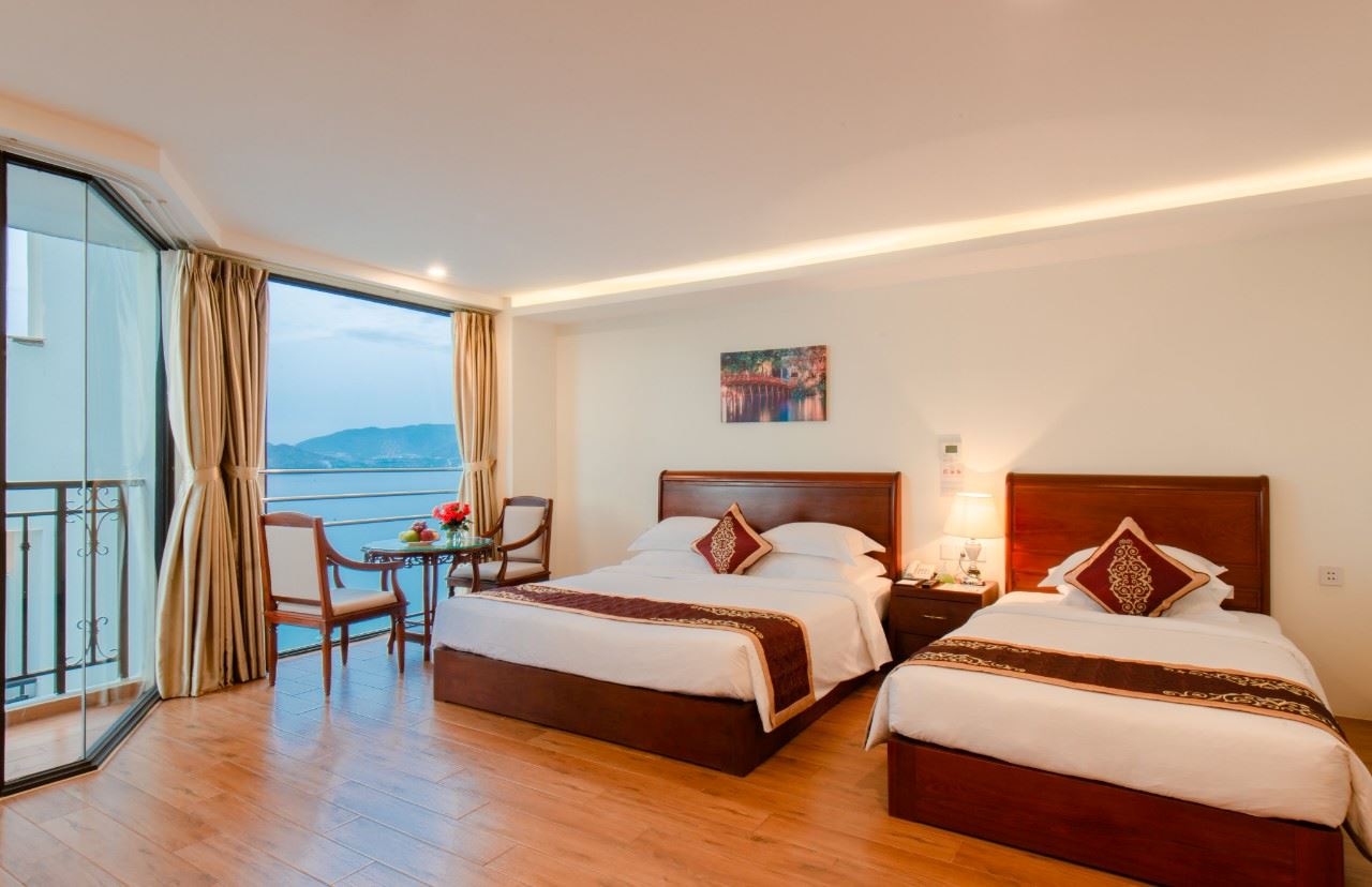 rooms-junior-suite-balcony-child-with-extra-bed
