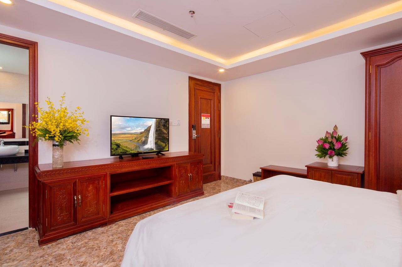rooms-superior-balcony-city-view-child-with-extra-bed