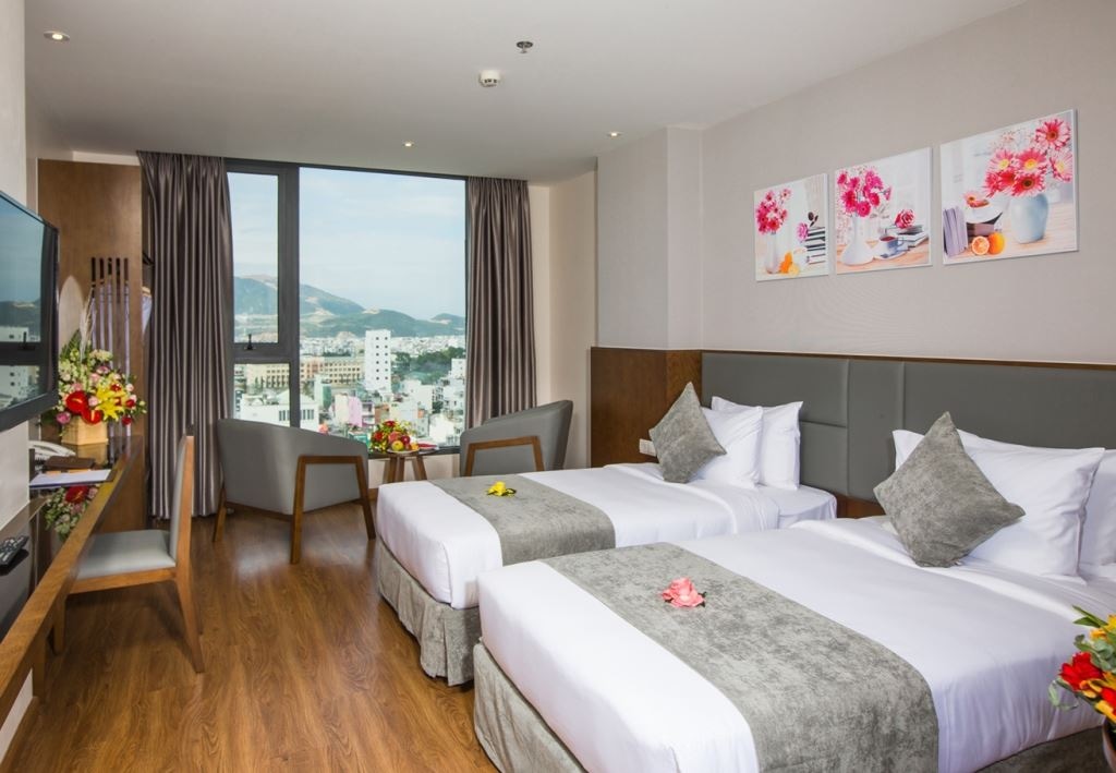 rooms-deluxe-city-view