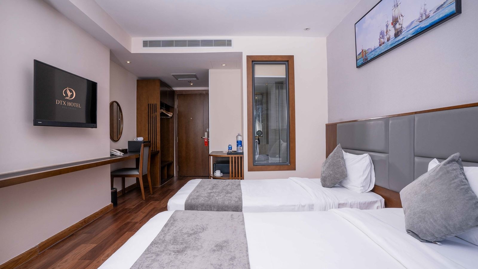 rooms-deluxe-city-view