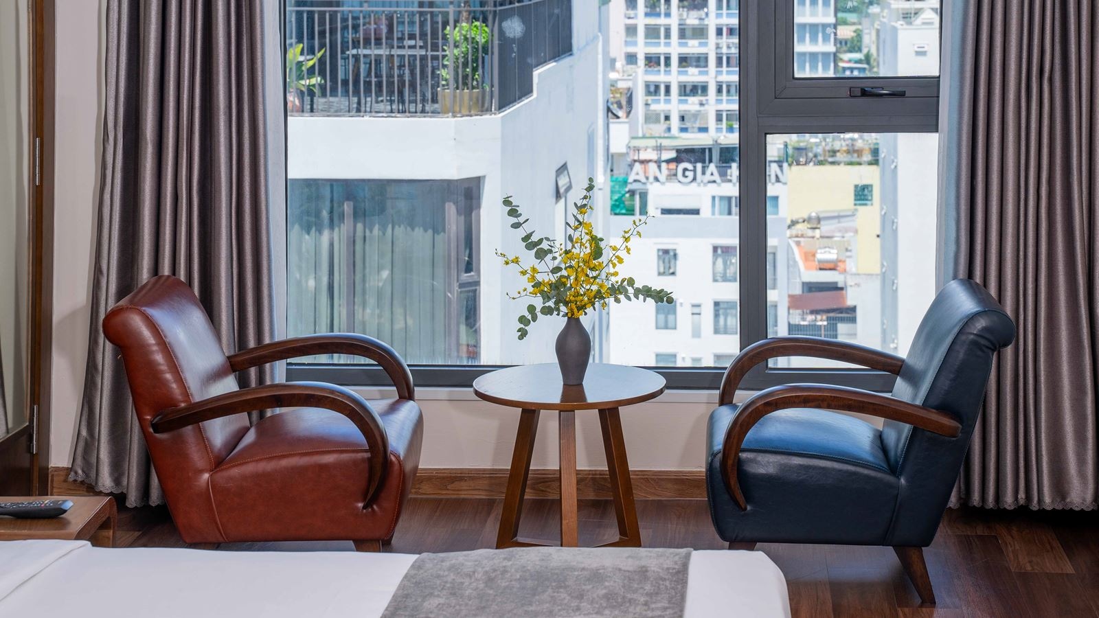 rooms-deluxe-city-view