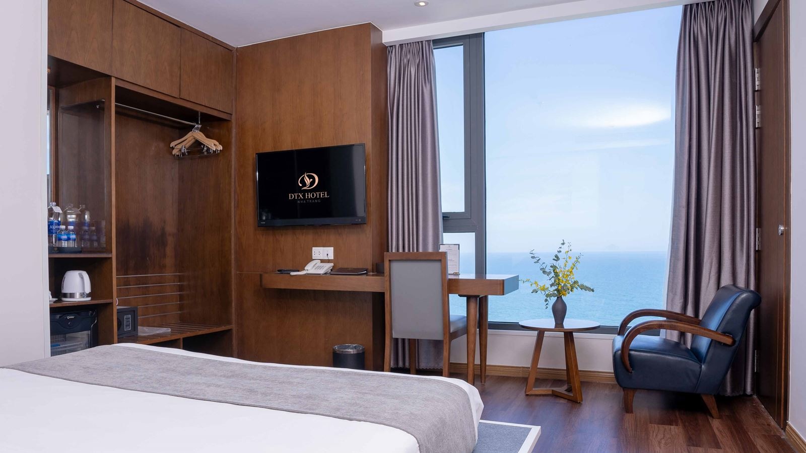 rooms-deluxe-ocean-view